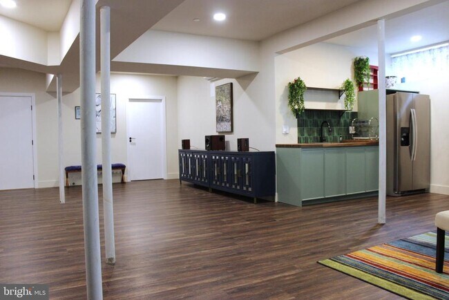 6325 Johensu Dr