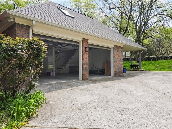 Photo - Stunning 3 bed 2.5 bath home in Cove Creek subdivision!