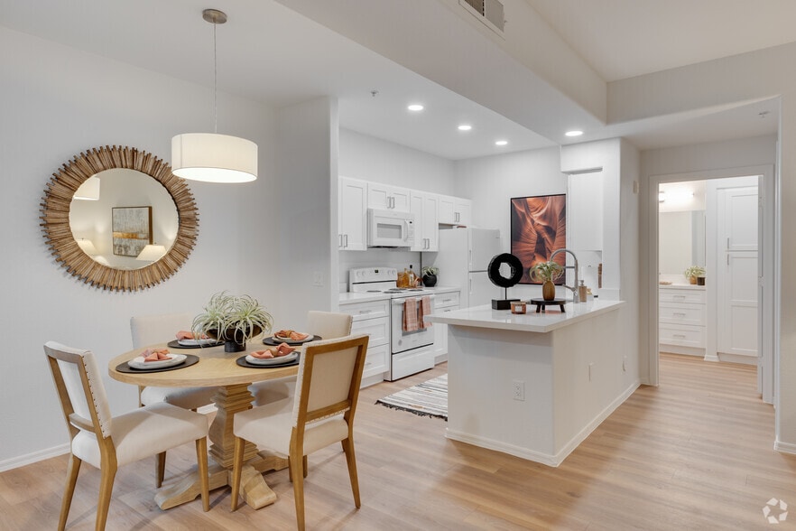 2BR, 2BA Upgraded Dining Area/Kitchen