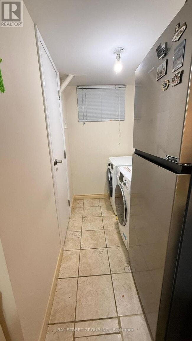 Photo - 657 Pharmacy Ave