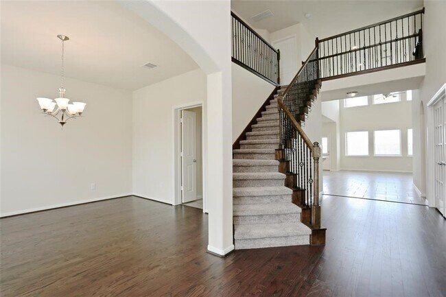 Photo - 2218 Golden Bay Ln