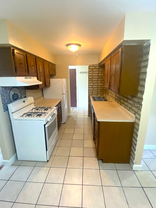 Photo - 1412 Willow Ln Unit 2