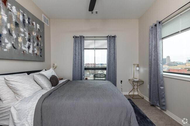 2BR, 2BA - 1081SF - 2nd Bedroom