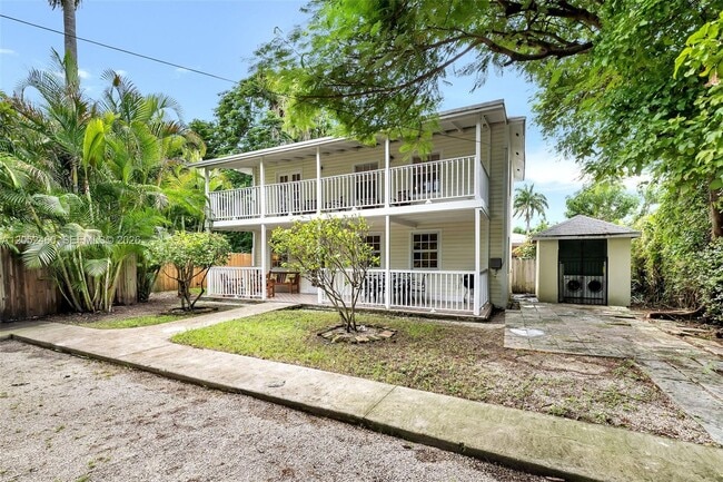 Photo - 1826 NW S River Dr