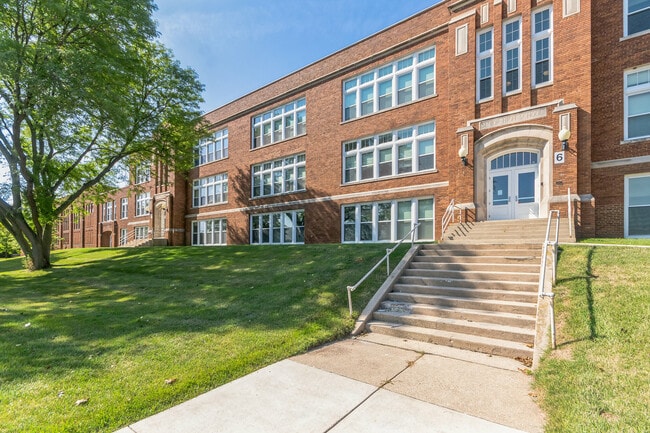 Oconomowoc School Apartments - Oconomowoc School Apartments