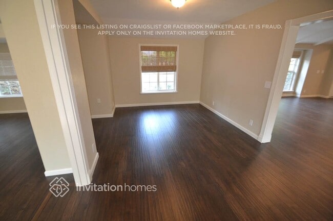 Photo - 17363 Saticoy St