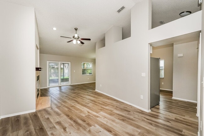 Photo - 914 Axlewood Cir