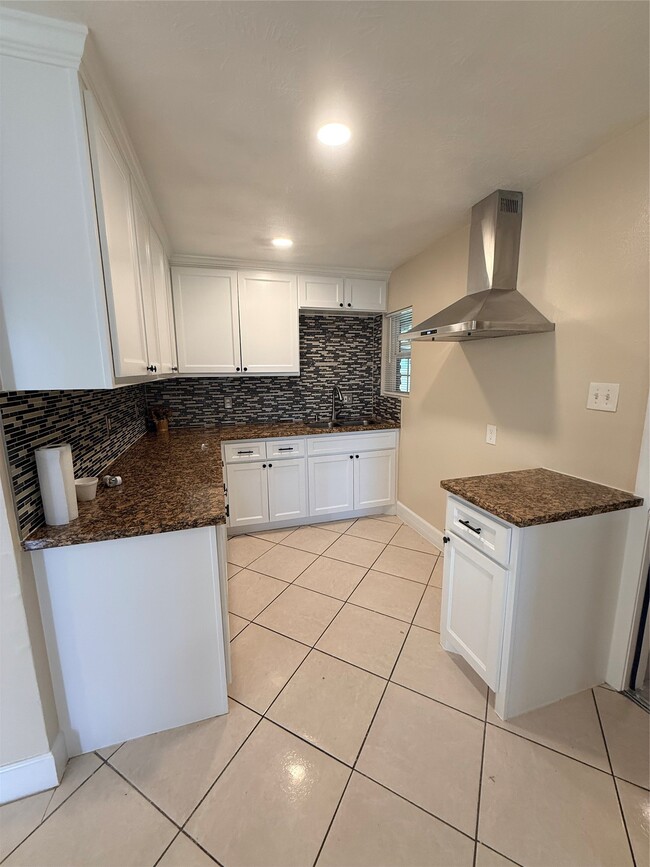 Photo - 2330 Hillshire Dr