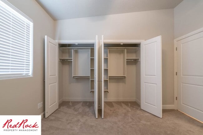 Photo - Spacious 4 Bedroom Townhome in Hurricane Heights!