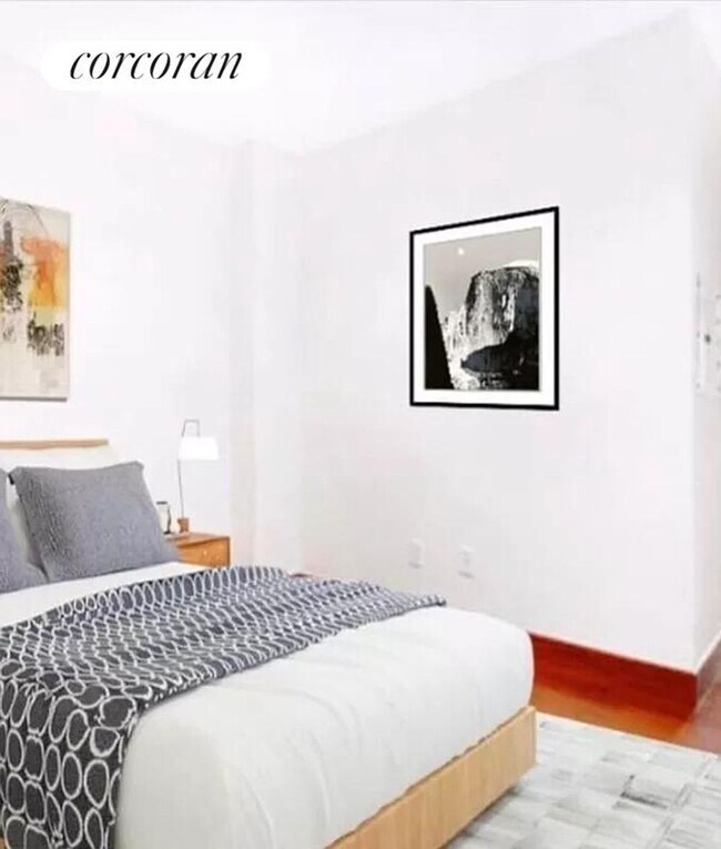 Photo - 305 E 63rd St