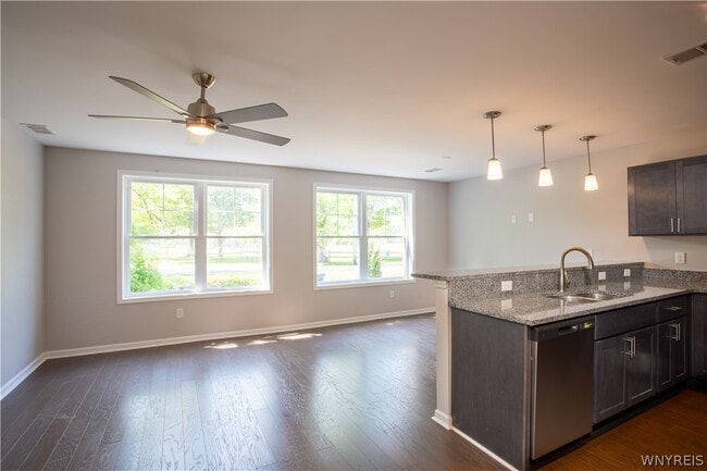 Photo - 8989 Iroquois St