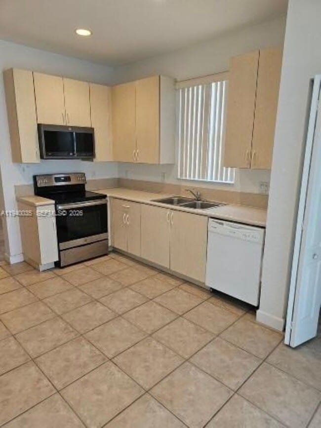 2160 NE 37th Rd