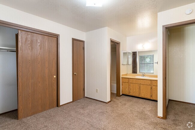 1BR, 1BA - 655SF