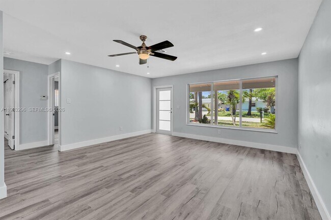 Photo - 2920 NE 8th Terrace