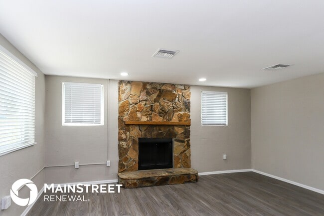 Photo - 624 75th St N