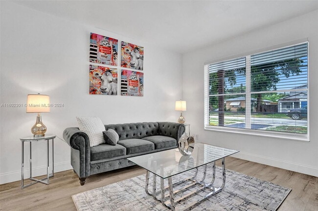 Photo - 510 N 24th Ave