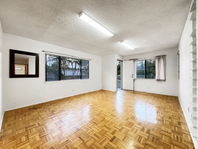 Photo - 2336-ST Unit A (Downstairs)