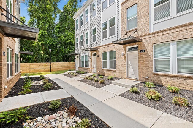 Building Photo - 5017 Sovereignty Ct Rental
