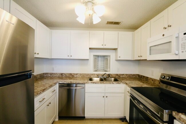 Photo - 229 S McMullen Booth Rd Unidad 57