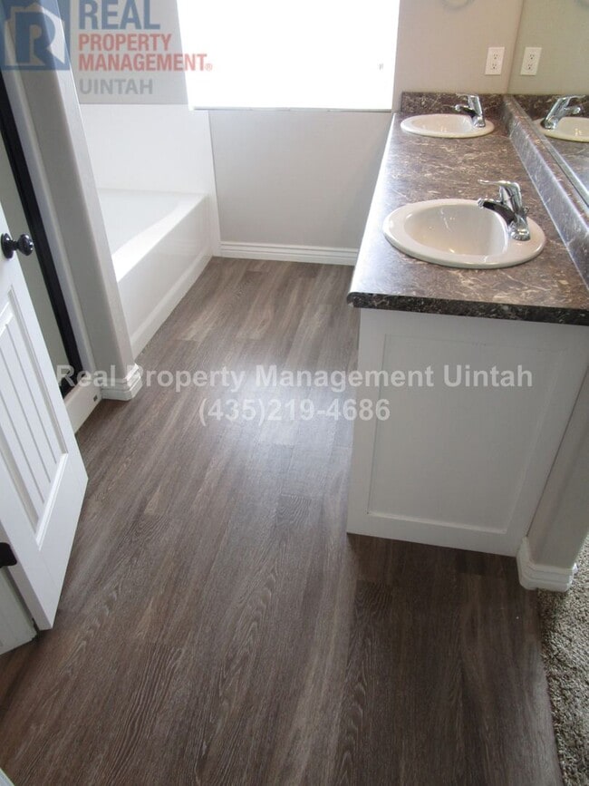 Photo - 3 bed 2.5 bath townhome in Fox Run