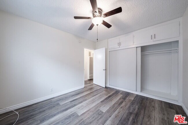 Building Photo - 13343 Victory Blvd Unit 2 Rental