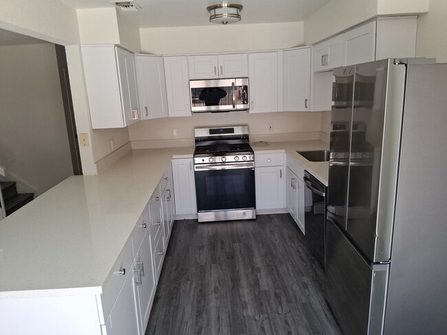 1722 E University Ave Unidad 5