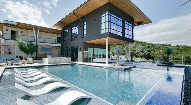Building Photo - Ascent Cresta Bella Rental