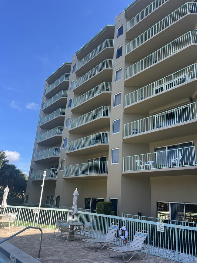Building Photo - 4 Oceans W Blvd Unit 407B
