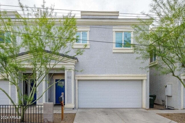 Photo - 1341 E Polk St Townhome