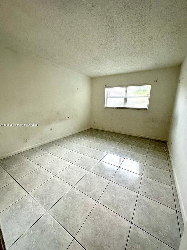 Photo - 7640 SW 10th St Unit B