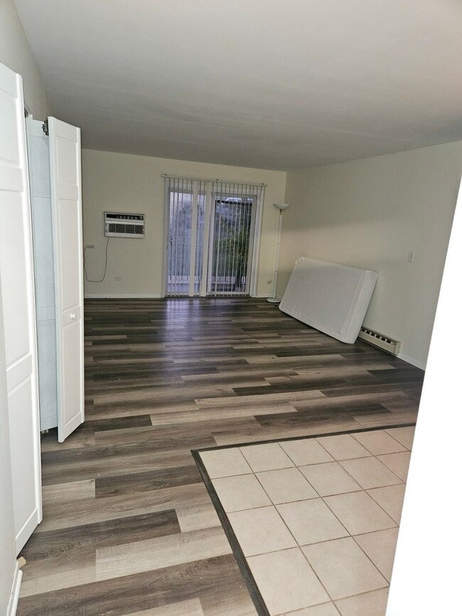 Photo - 737 Lippert Ln Unidad 1N