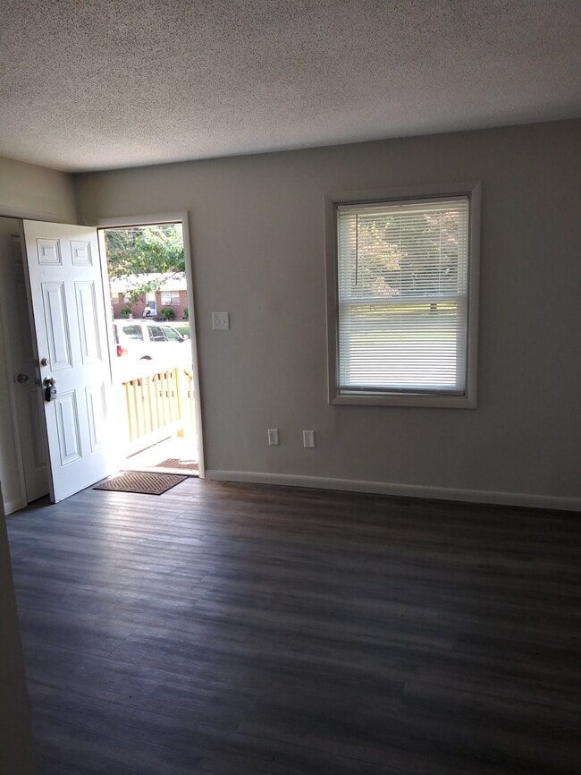 Photo - Fieldcrest 328