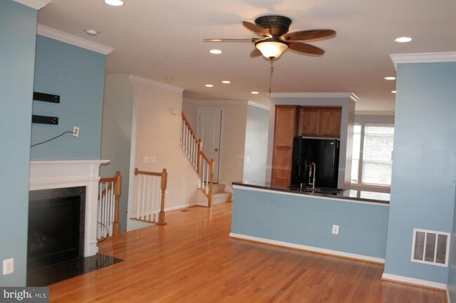 Photo - 256 Woodstream Blvd