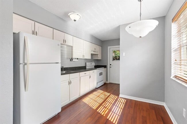 821 SW 4th St Unit 1