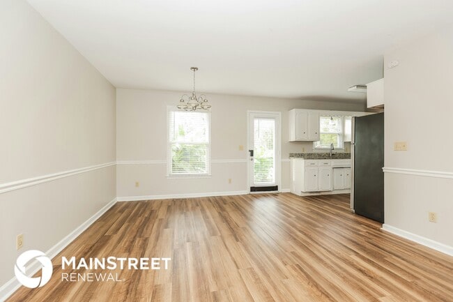 Photo - 2360 Uriah Pl