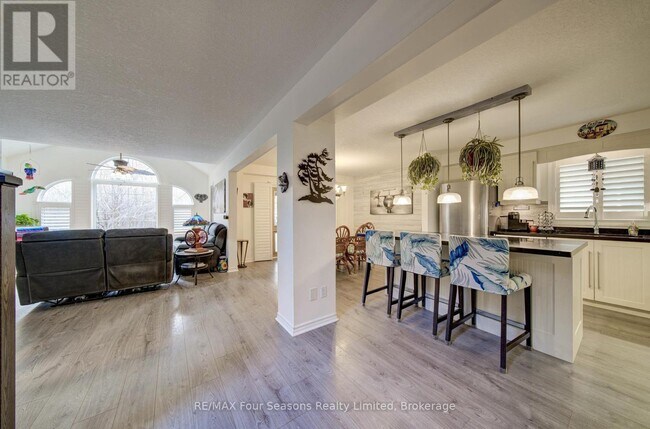 Photo - 9 Brooke Ave