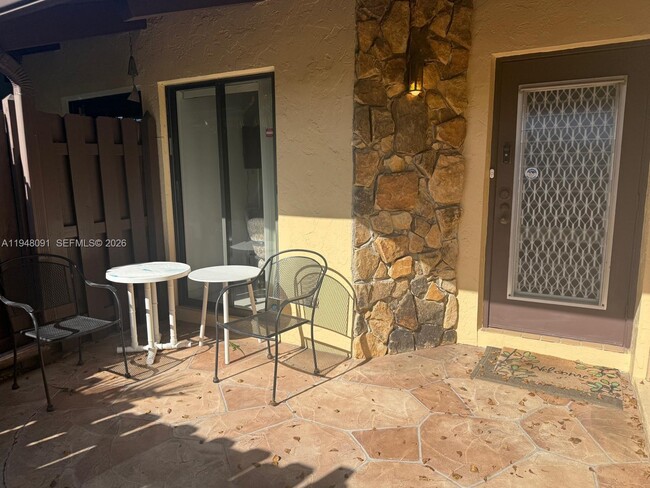 Photo - 412 Briarwood Cir