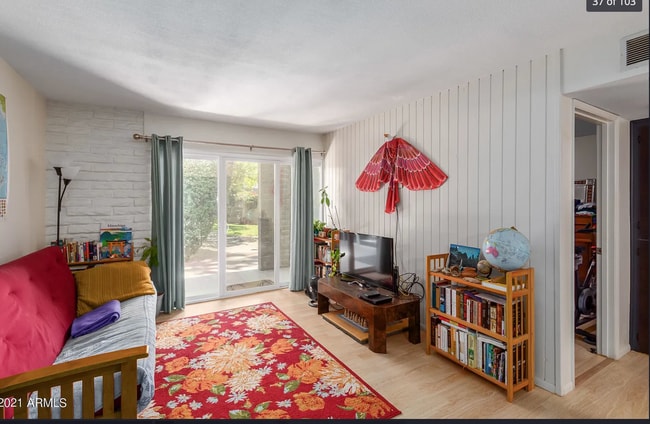 Photo - 4352 N 36th Plz Unidad 3