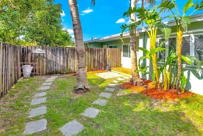 Photo - 1050 SW 30th St