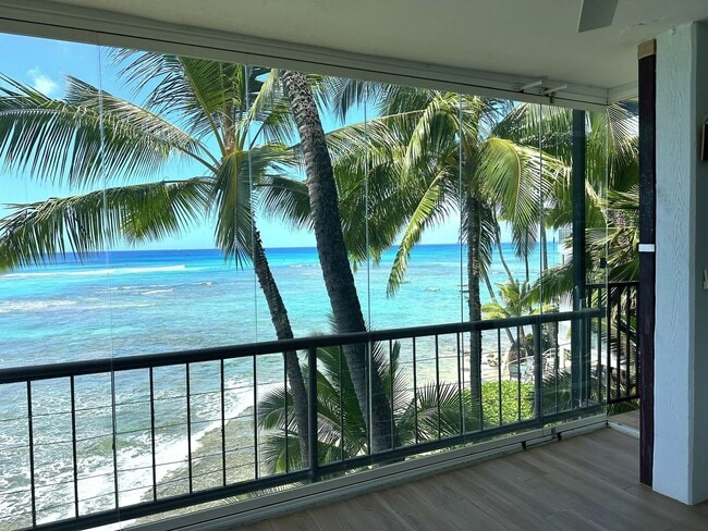 Photo - Gold Coast, Tropic Seas - 2BR/2BA/Street Parking Only