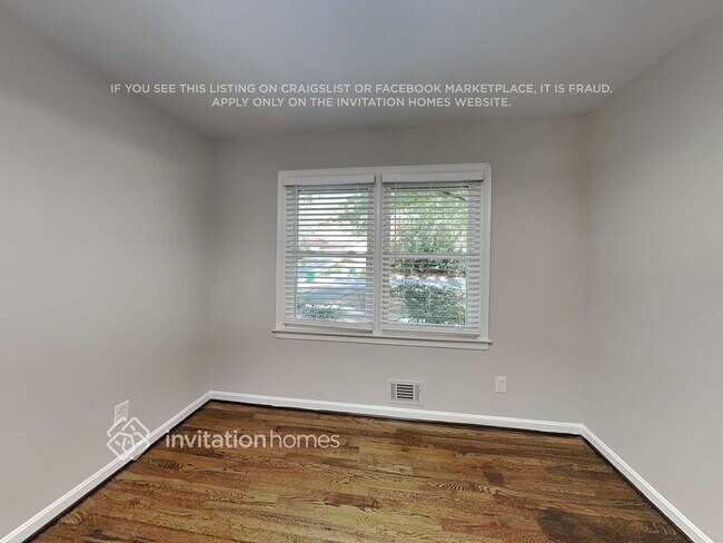 Photo - 3439 Alcan Way