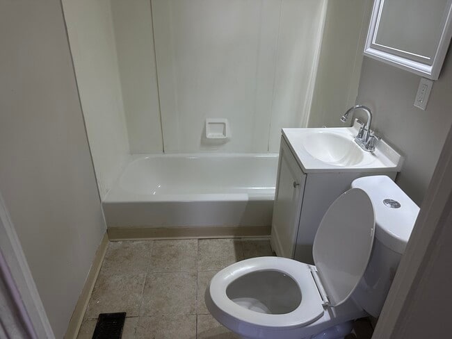 Photo - 6553 Newman Ave