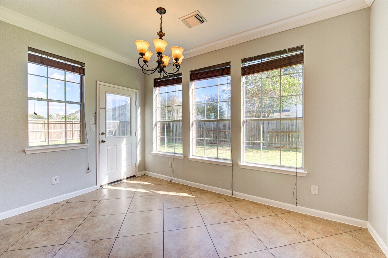 Photo - 5527 Gatesprings Ln