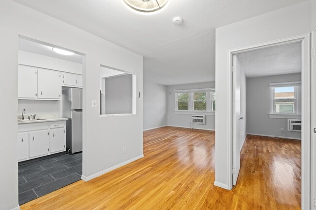 Building Photo - 33 W 32nd St Unit B6 Rental