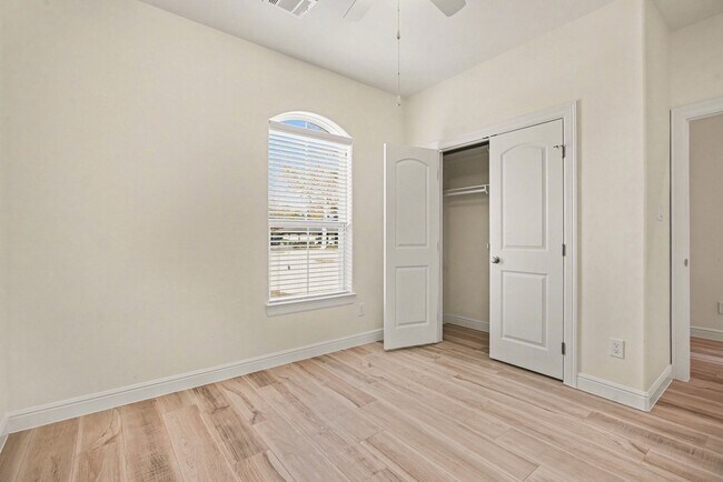 Photo - 3633 E Meadow Ln