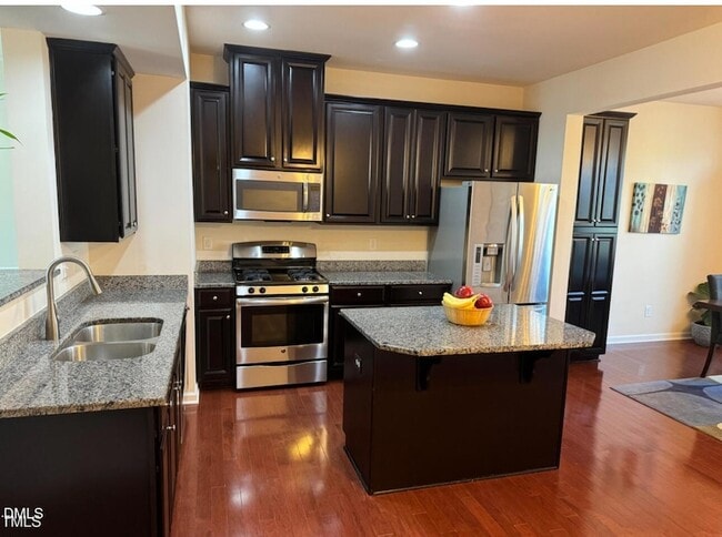 Photo - 408 Berry Chase Way