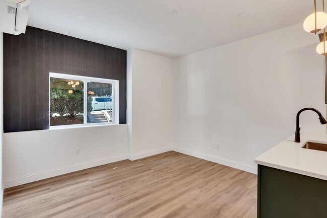 Photo - 36 Pawling Ave Unit 101