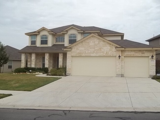 Building Photo - BEAUTIFUL 5 BEDROOM, 3.5 BATHROOM HOME!