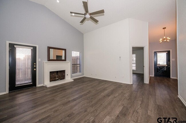 Photo - 5901 Hollytree Dr