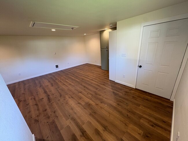 745 Ewald Ave SE Unidad Studio ADU